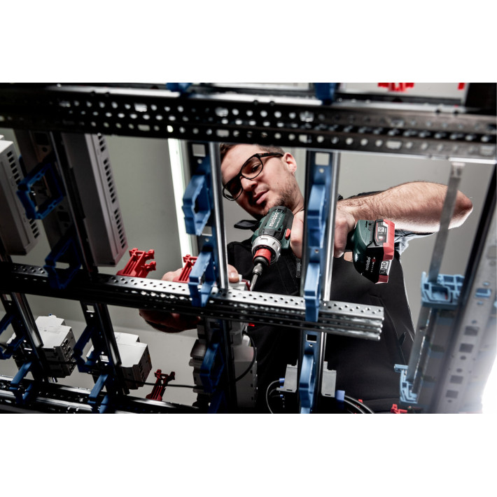 Акумуляторний дриль-шуруповерт PowerMaxx BS 12 Q + 2 АКБ,зарядний пристрій і MetaBOX (601037500)