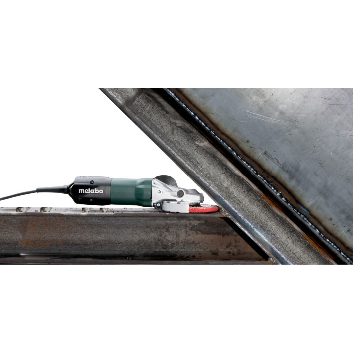 Кутова шліфувальна машина з плоским корпусом редуктора (Болгарка) WEF 9-125 Quick з плавним пуском + шліфувальний круг (613060000)