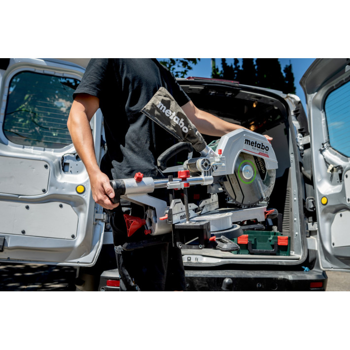 Акумуляторна торцювальна пила KGS 18 LTX BL 305 (614305850) 18V; ; з функцією протягання